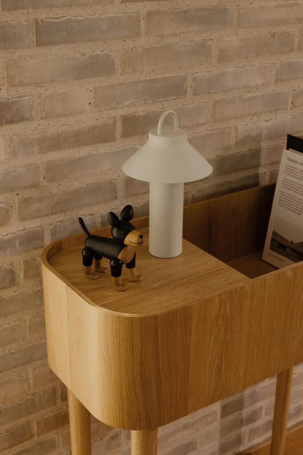 Novoform Træfigurer Og Figurer > Hund Charlie, Natur/Sort Eg