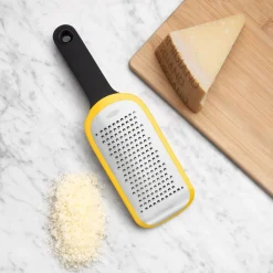 OXO Skrælleredskaber > Good Grips Rivejern Medium 28 cm, Gul