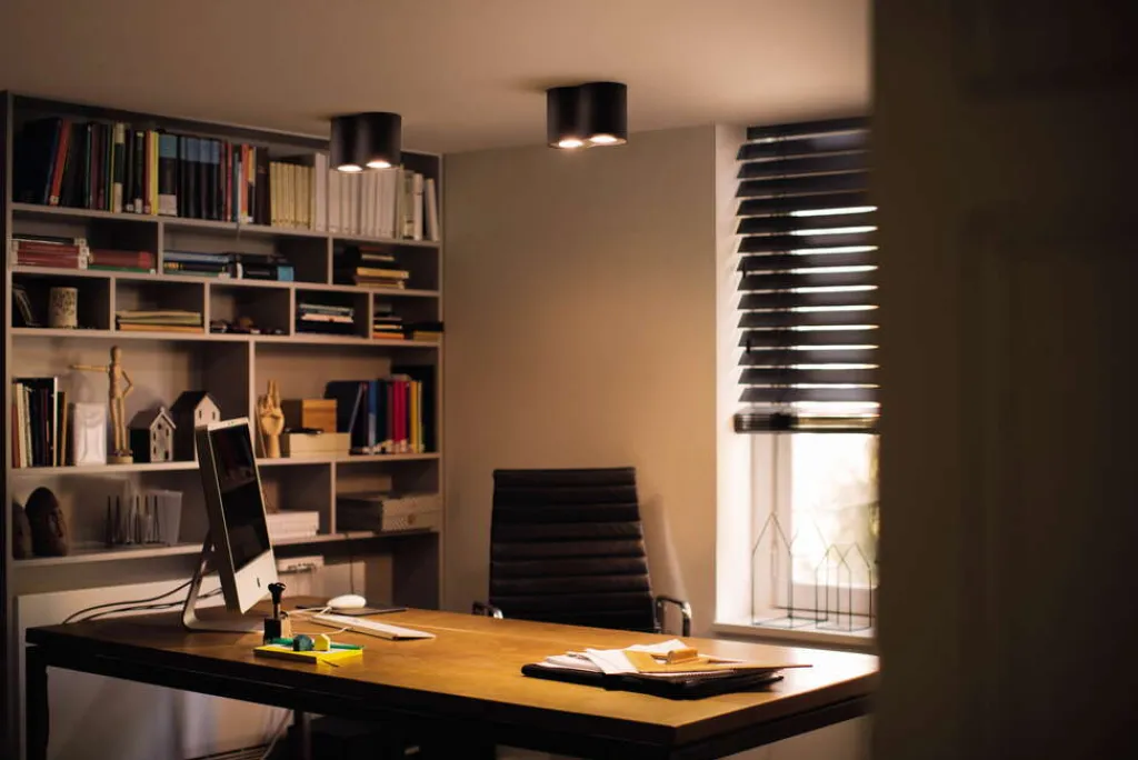 Philips hue Smart Home|Smart Spotlamper > Pillar Spotlampe m. Switch 12 cm, Sort