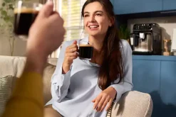 Online Philips Series 2200 Fuldautomatisk Espressomaskine, Cashmere/Grå