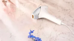Philips Barbering > Series 8000 IPL-hårfjerningsenhed m. SenseIQ, Hvid