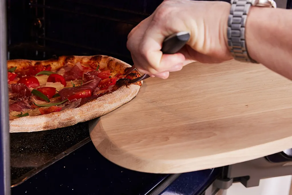 Risvig Design Skærebrætter Og Serveringsbrætter|Spisestue > Pizza- og Tapasbræt 42x40 cm, Eg