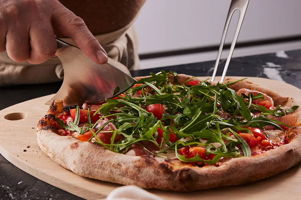 Risvig Design Skærebrætter Og Serveringsbrætter|Spisestue > Pizza- og Tapasbræt 42x40 cm, Eg