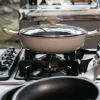 Discount Silver Force Wok 28 cm, Beige/Grå Pander