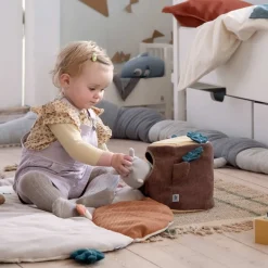 Børn Sebra Baby- Og Småbørnslegetøj > Aktivitetslegetøj Gemmeleg Træstub 22 cm, Brun