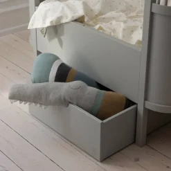 Børn Sebra Puder Til Børneværelset|Puder Til Børneværelset > Strikket Pude Sleepy Croc 12x190 cm,
