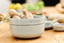 Staub Skåle|Spisestue ><noscript><img width=