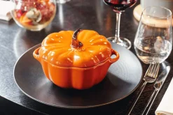 Staub Gryder Og Kasseroller > La Cocotte Cocotte 24 cm/3,25 L, Kanel