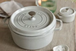 Outlet Staub La Cocotte Støbejernsgryde 28 cm/6,7 L, Hvid Trøffel