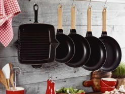 Online Staub Stegepande m. Træhåndtag 26 cm