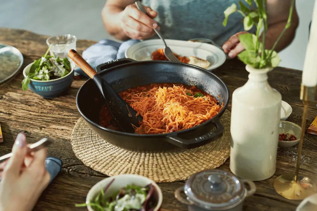 Staub Pander > Wok m. Glaslåg 30 cm, Sort