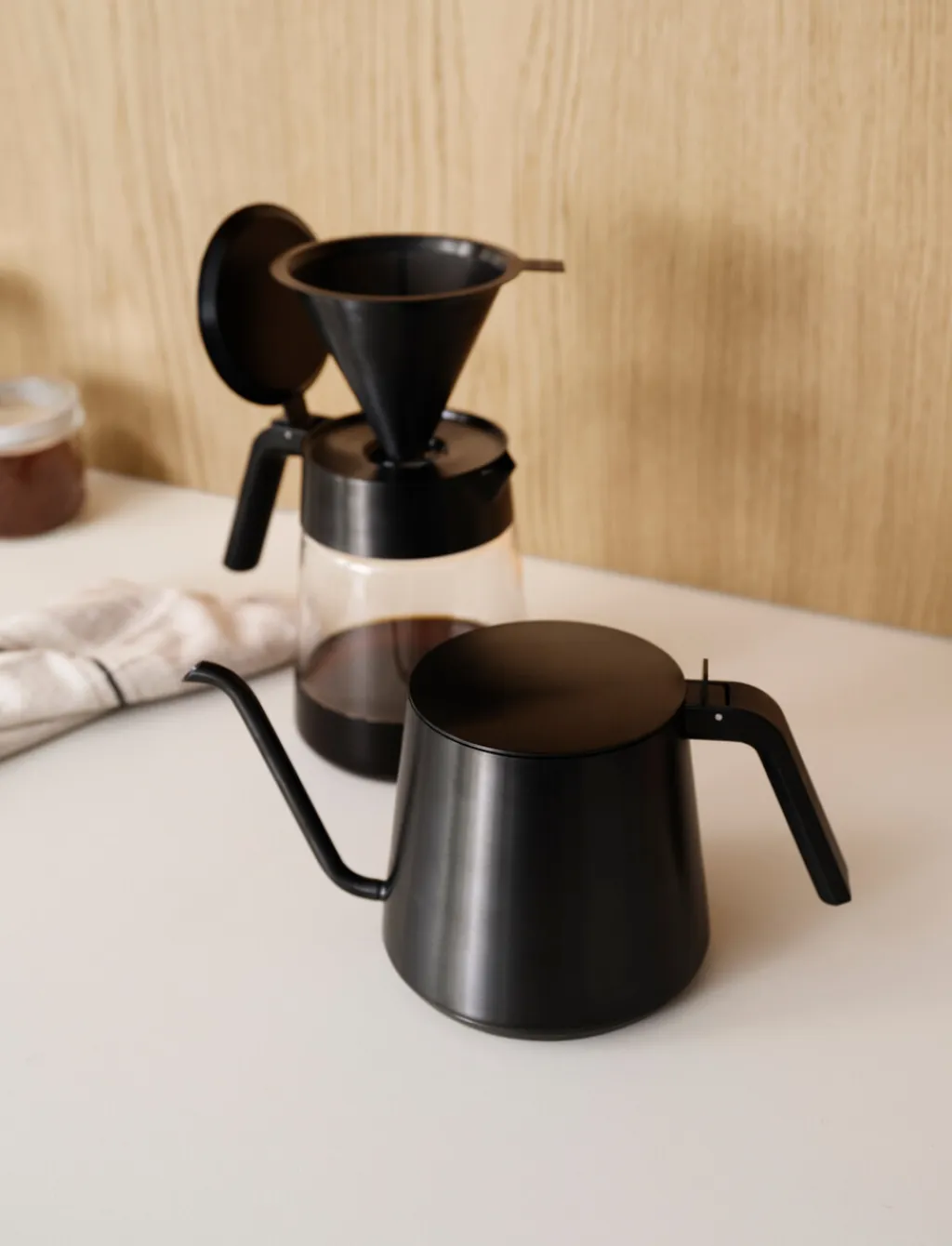 Stelton Kander > Nohr Glaskande 1,2 L, Black Metallic