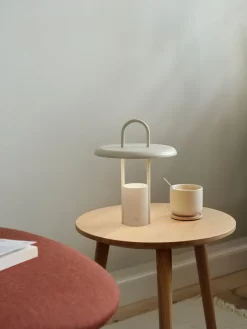 Sale Stelton Pier Trådløs Bordlampe H, Sand