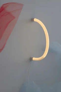Studio About Indendørs Lyskæder > Flex Mount LED-Lysrør 70 cm, Warm White
