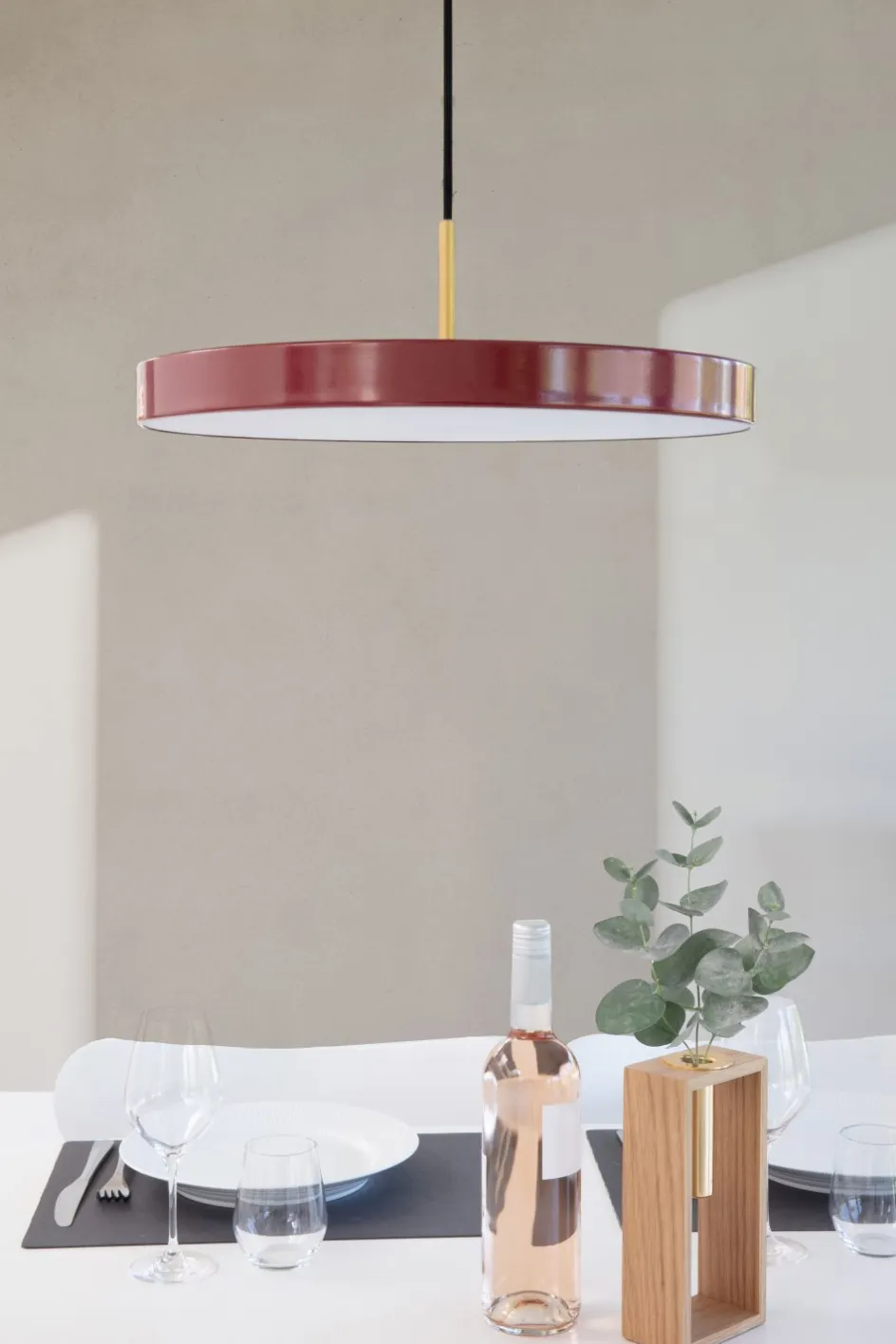Hot Umage Asteria Pendel ?43 cm, Ruby Red/Messing
