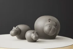 WOUD Stue|Træfigurer Og Figurer > Hibo Flodhest , Taupe