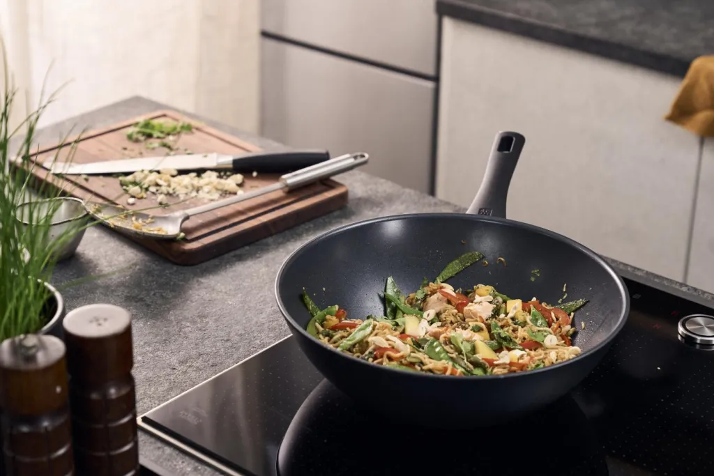 Zwilling Pander > Madura Plus Ceramic Wok 30 cm